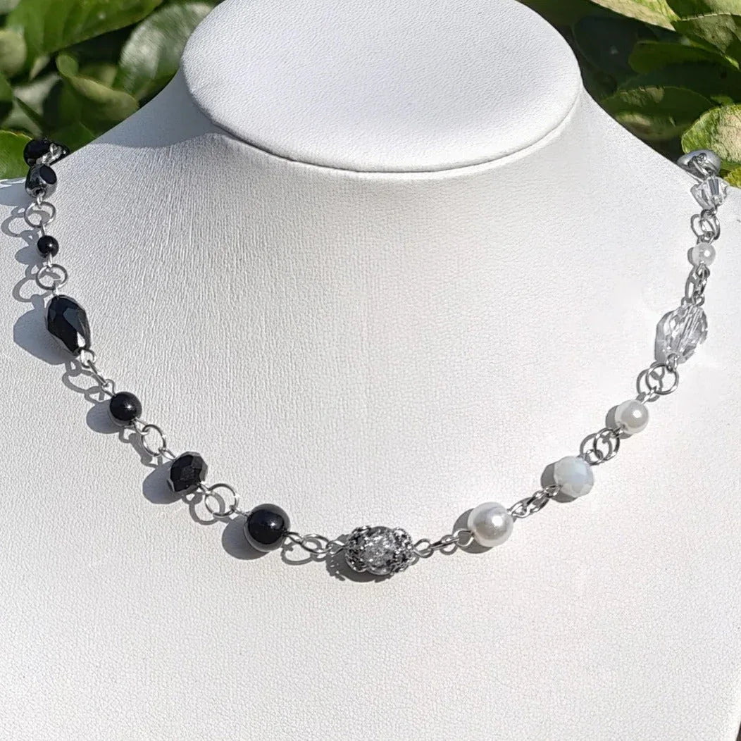 Yin-yang Viscountess Necklace Novyra