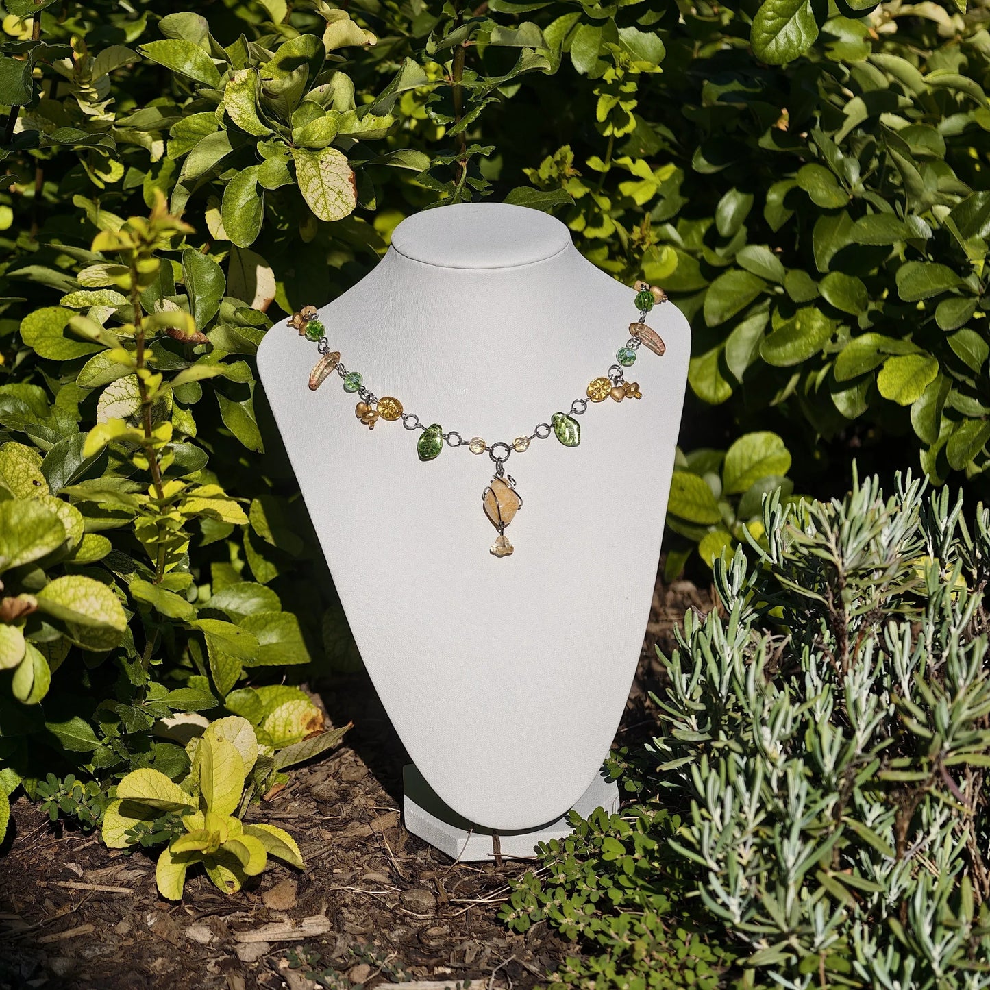 Green & Gold Countess of Geodes Necklace Novyra