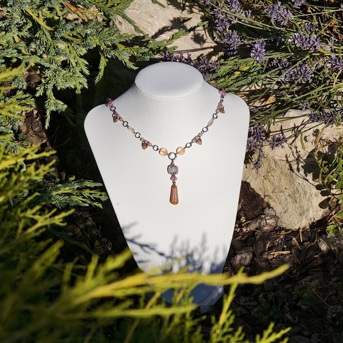 Pink Simple Dangle Countess Necklace Novyra