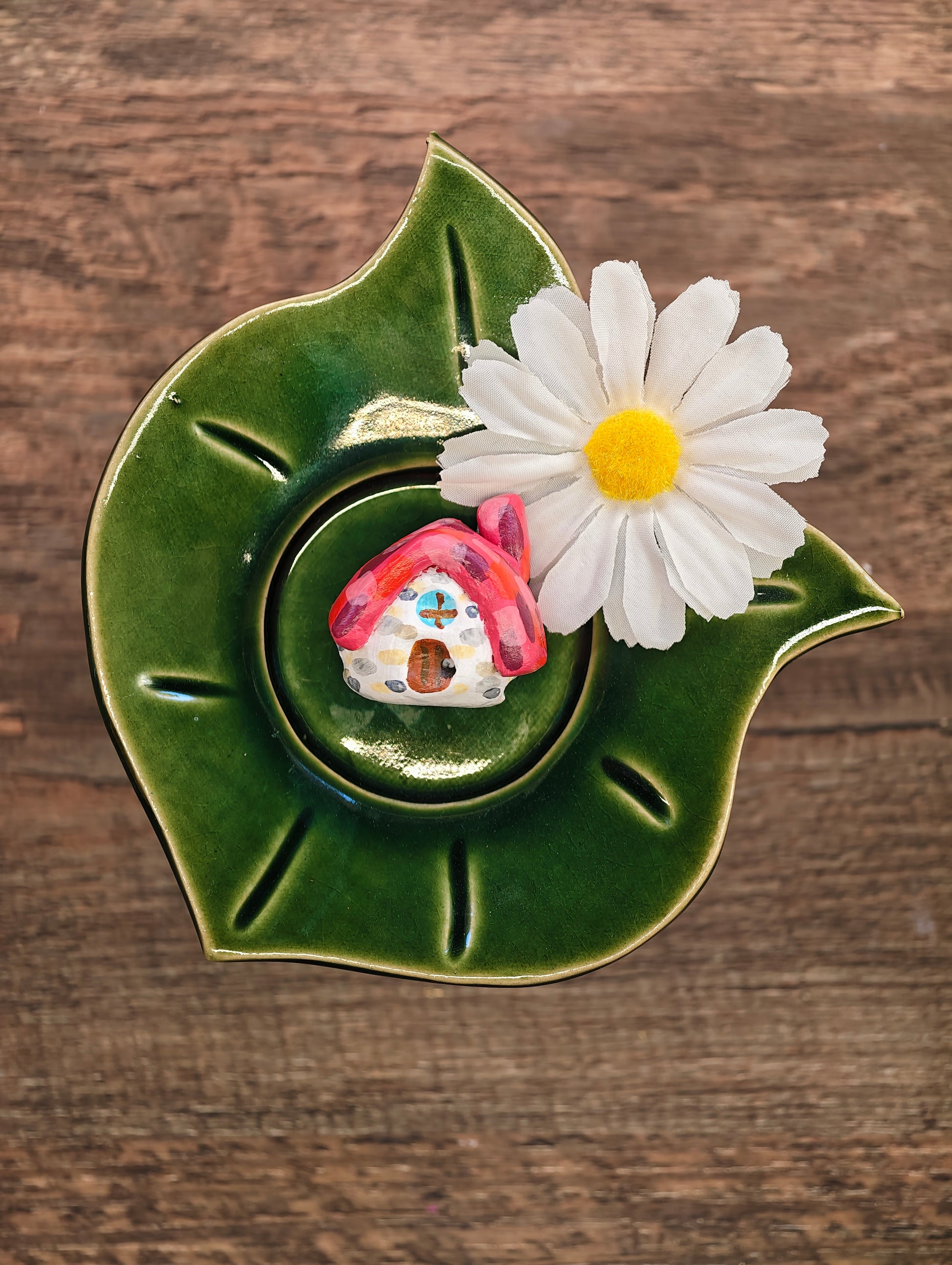 Novyra Jewelry and Clay Art Mini HHouse white red