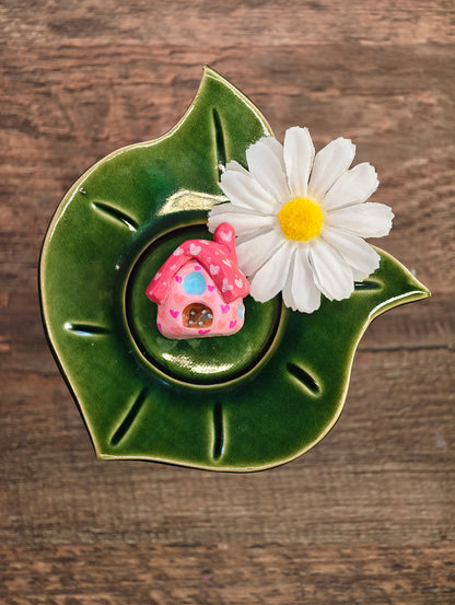 Novyra Jewelry and Clay Art mini house picture holder pink