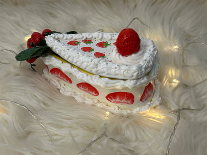 Strawberry Short Cake Clay Box Novyra
