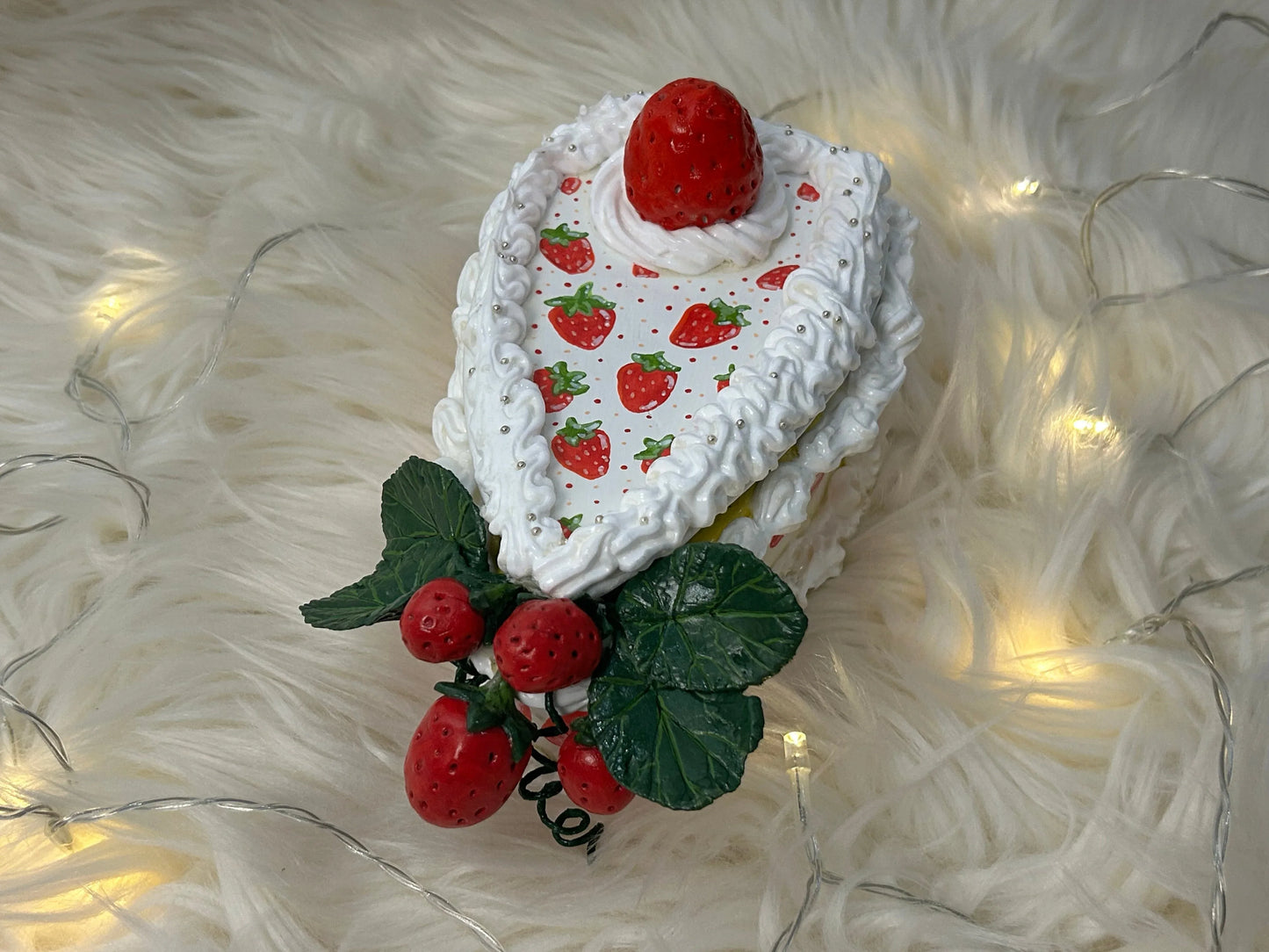 Strawberry Short Cake Clay Box Novyra