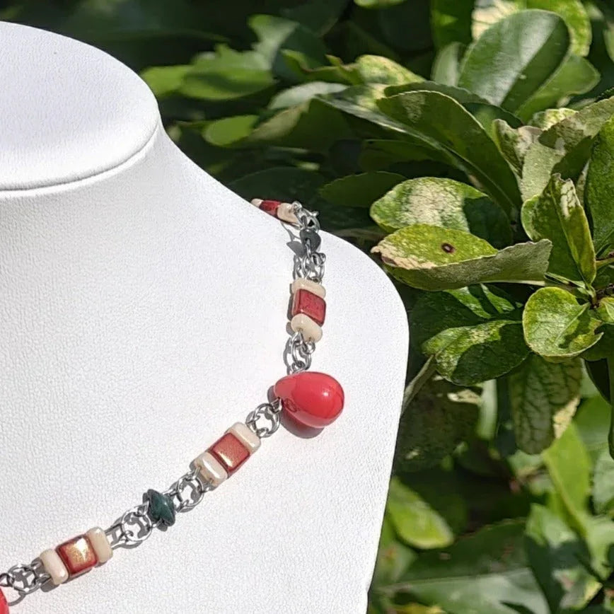 Red & Green Viscountess Necklace Novyra