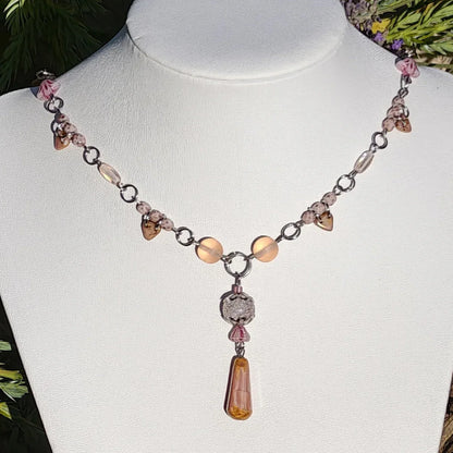 Pink Simple Dangle Countess Necklace Novyra